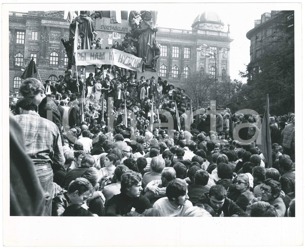Fotografia d epoca originale 1968 PRIMAVERA DI PRAGA Manifestazione antiURSS in piazza San Venceslao Foto 1