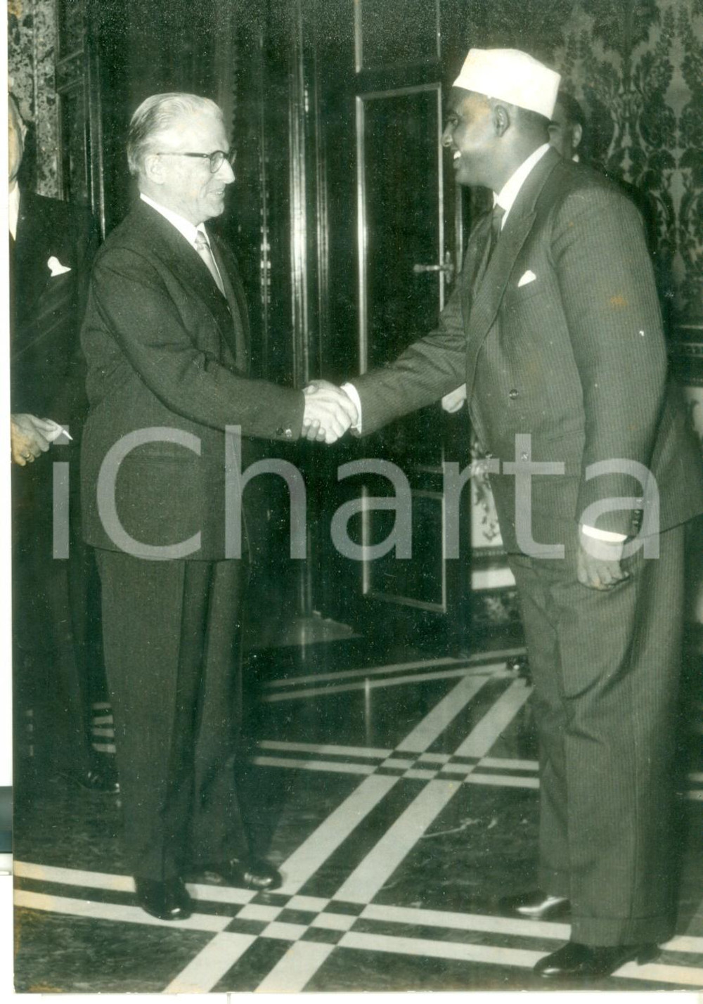 Fotografia d epoca originale 1960 ROMA Quirinale  Giovanni GRONCHI riceve Abdiraschid Ali SHERMARKE  Foto 1