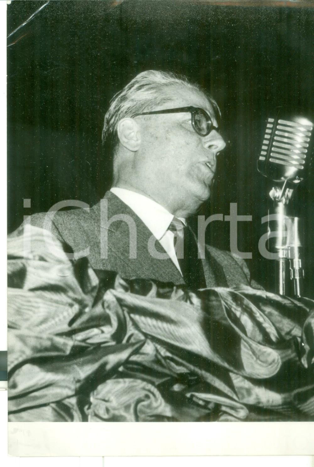 Fotografia d epoca originale 1962 NAPOLI Congresso DC  Intervento di Giovanni GRONCHI  Foto 13x18 cm 1