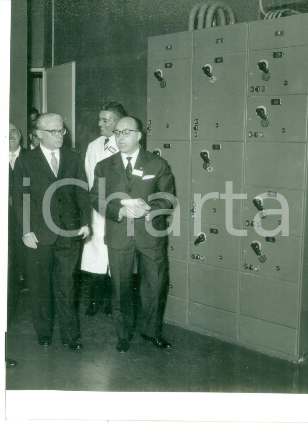 Fotografia d epoca originale 1959 ISPRA Presidente Giovanni GRONCHI visita il reattore  Foto 13x18 cm 1