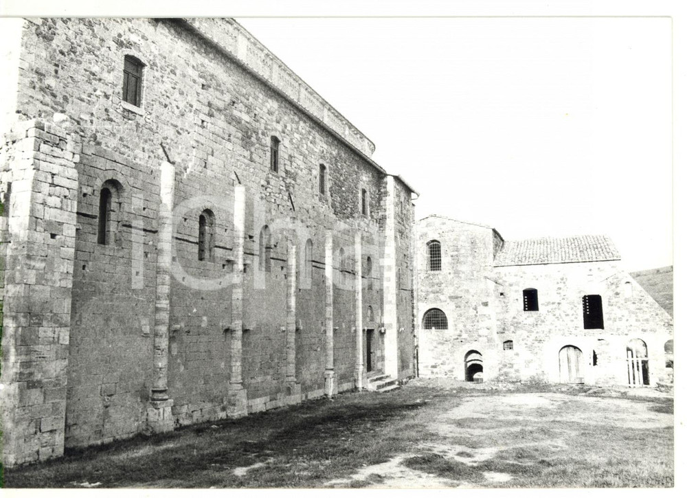 1980 MONTALCINO - CASTELNUOVO DELL'ABATE Abbazia di Sant'Antimo - Chiostro *Foto