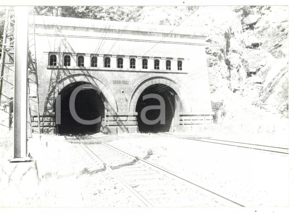 Fotografia d epoca originale 1980 STAZIONE DI ISELLE DI TRASQUERA VB Galleria del SEMPIONE Foto 18x13 cm 1