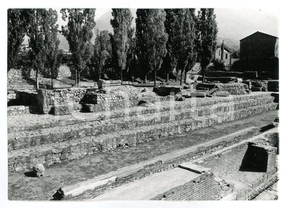 Fotografia d epoca originale 1976 AOSTA Teatro romano  Parte della scena  Foto 17x13 cm 1 1