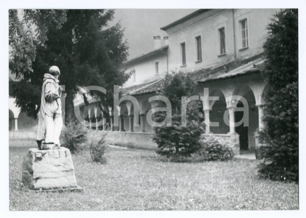 Fotografia d epoca originale 1981 CHIUSA DI PESIO Chiostro della Certosa di Santa Maria in VALLE PESIO Foto 1