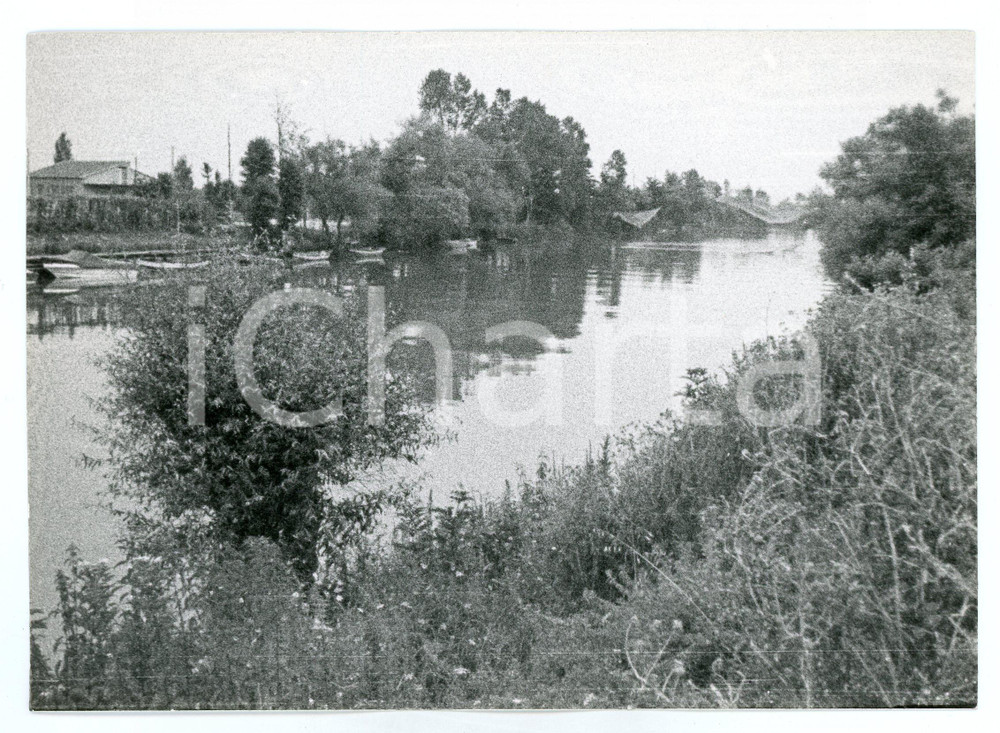 Fotografia d epoca originale 1976 FIUME GARIGLIANO Panorama con barche sulle rive del fiume  Foto 17x13 cm 1