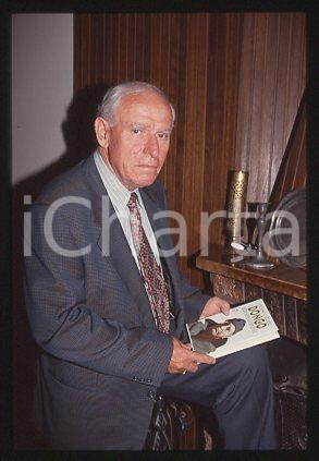 Fotografia d epoca originale Urbano LAZZARO  ITALY Partisan with a book DONGO 1993ca  35mm vintage slide 13 1