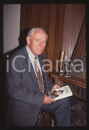 Fotografia d epoca originale Urbano LAZZARO  ITALY Partisan with a book DONGO 1993ca  35mm vintage slide 14 1