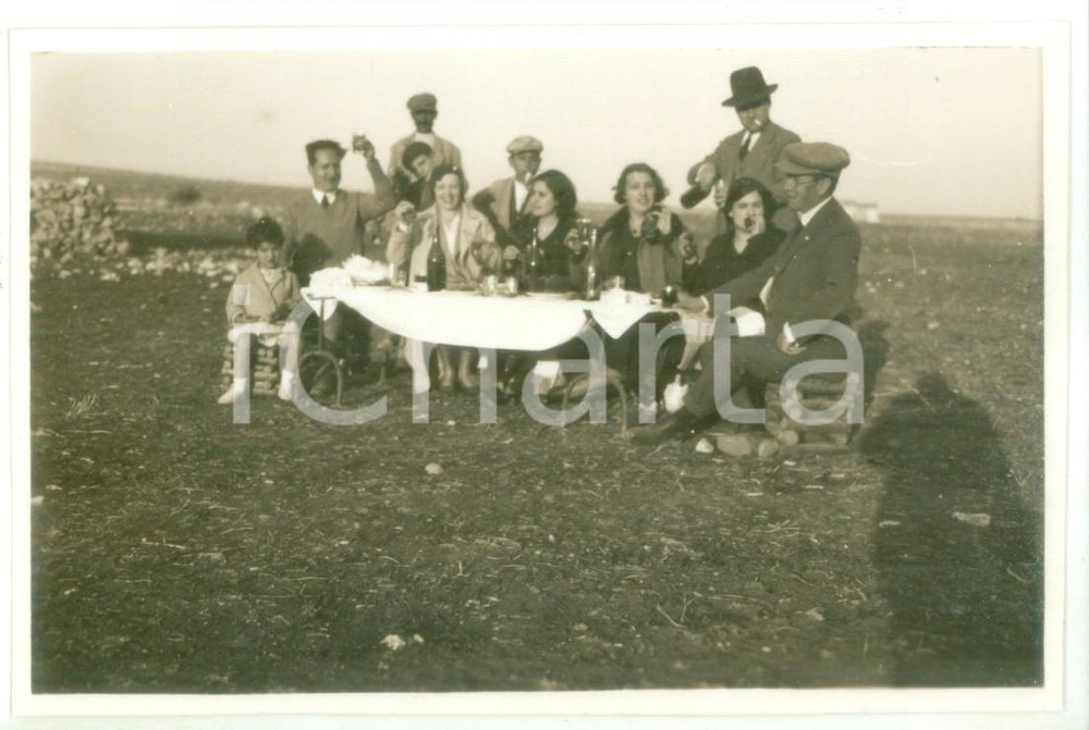 Fotografia d epoca originale 1930 MURGE Pranzo di famiglia nella campagna pugliese  Fotografia VINTAGE 1