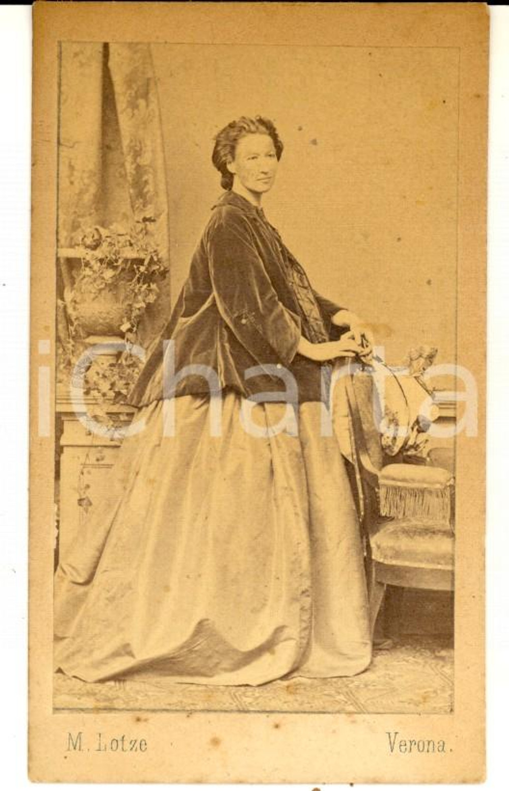1870 ca VERONA Famiglia KRAUS - Donna con cappa in velluto *Foto LOTZE
