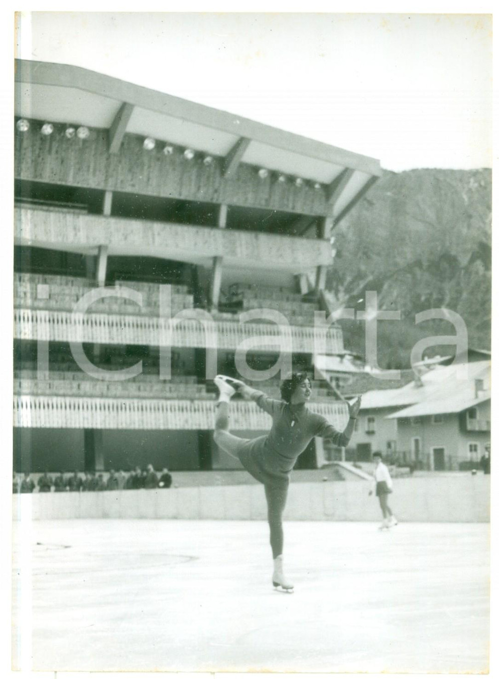 1955 CORTINA Pattinatrice all'inaugurazione dello STADIO OLIMPICO DEL GHIACCIO