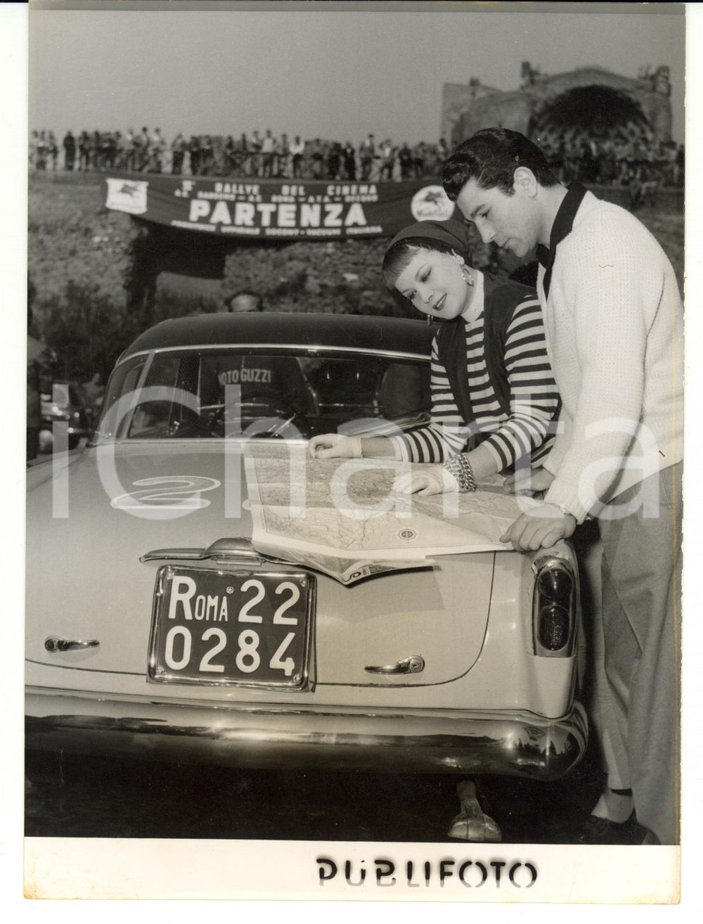 Fotografia d epoca originale 1955 ROMA II Rally del Cinema  Franca MARZI e Franco FESTUCCI Foto 13x18 1