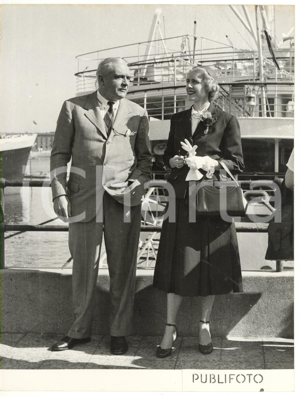 1953 PORTO DI GENOVA Clare BOOTHE LUCE ambasciatrice USA in visita - Foto 18x24