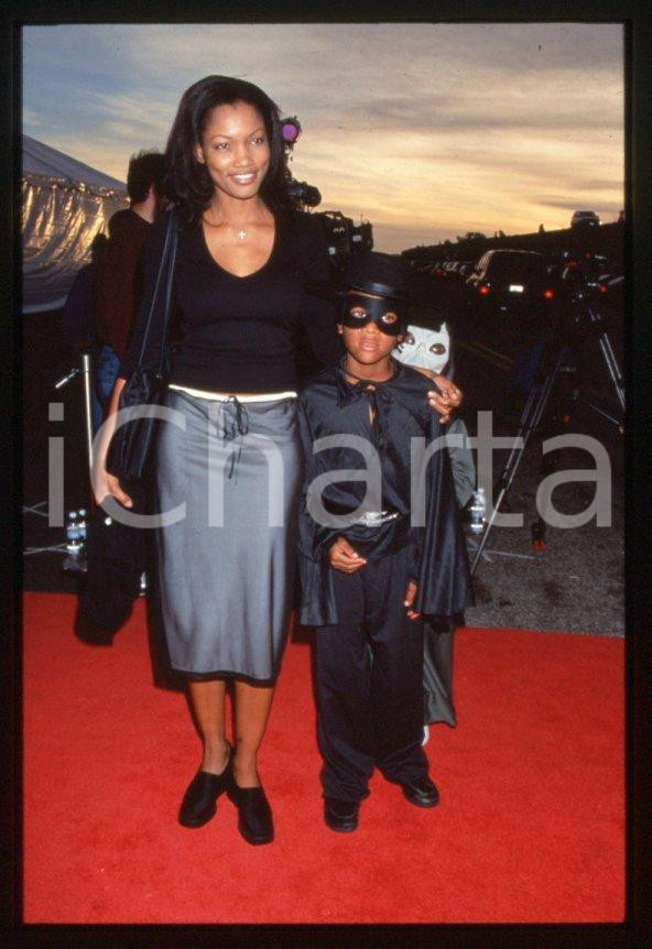 Garcelle BEAUVAIS and son Oliver- 5th Dream HALLOWEEN 1998 * 35mm vintage slide3