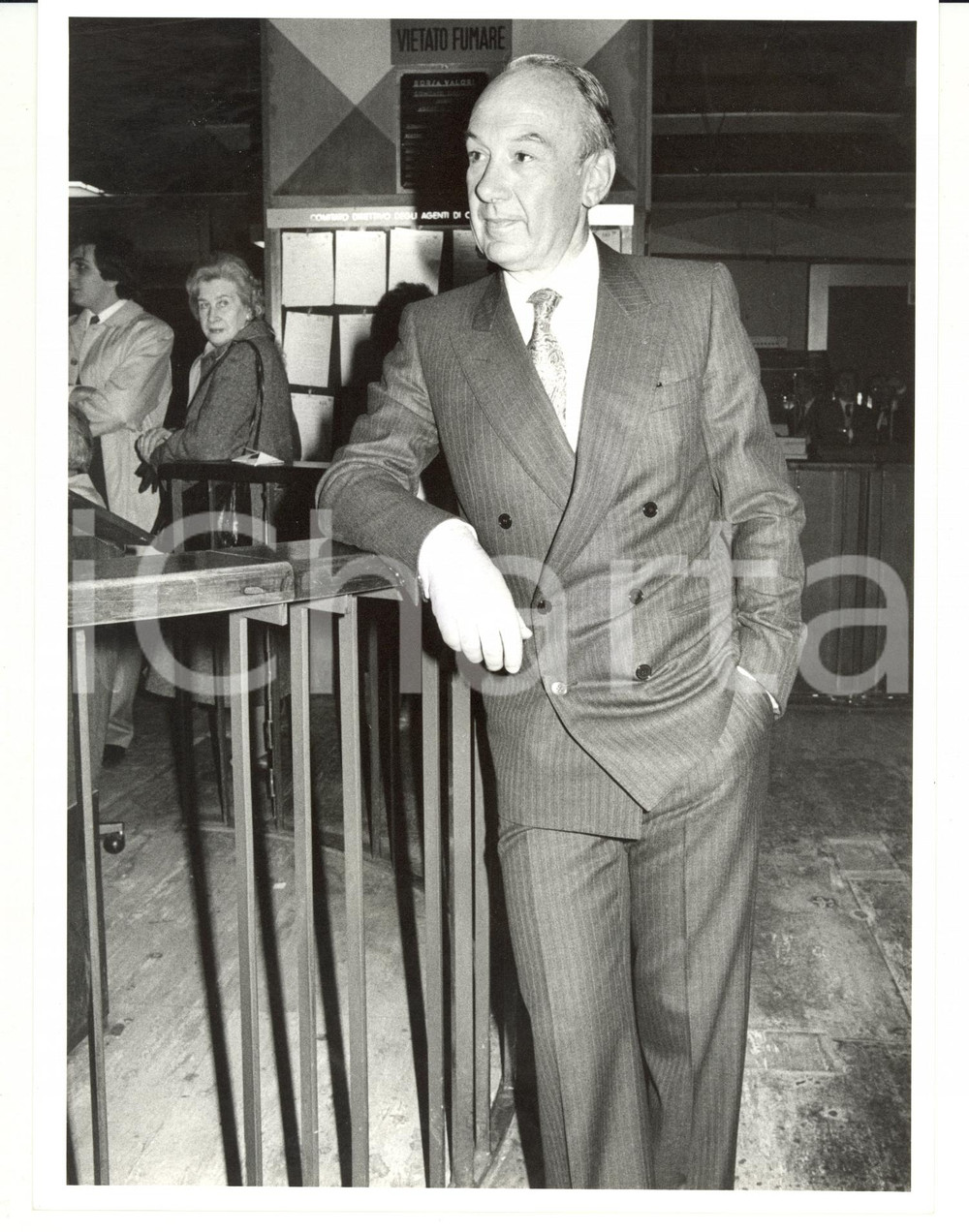 Fotografia d epoca originale 1985 ca MILANO Ettore FUMAGALLI presidente Comitato Agenti di Cambio Foto 18x24 1
