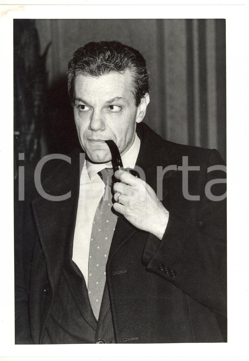 1985 ca MILANO Convegno DEMOCRAZIA CRISTIANA - Dario DI GENNARO fuma la pipa