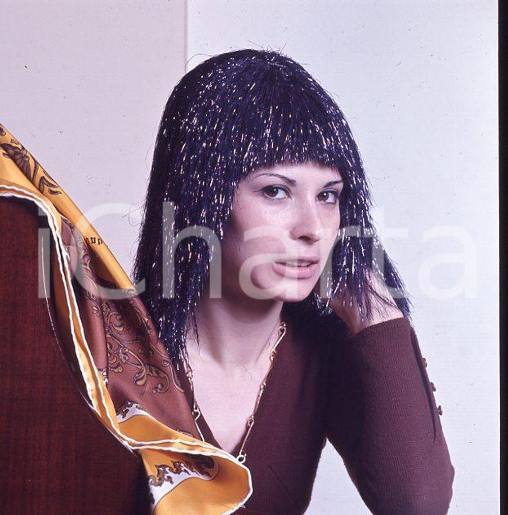 6X6cm NEGATIVO ORIGINALE * 1970ca ROSANNA FRATELLO  con parrucca (2)