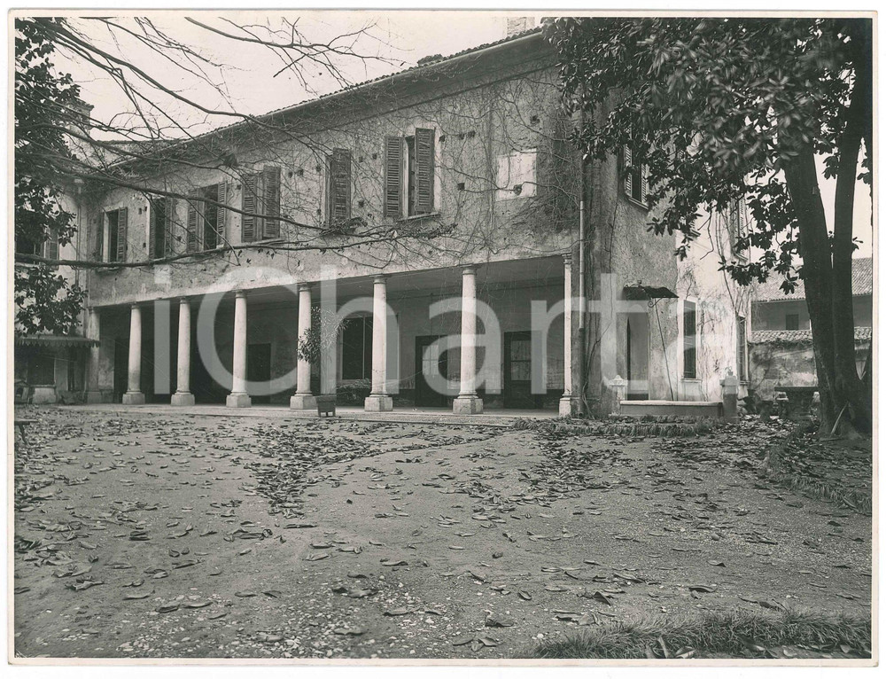 1930 ca ROCCAFRANCA (BS) Palazzo MARTINENGO - Cortile - Foto 23x17 cm Fotografia originale d'epoca, con didascalia manoscritta al verso.  GOOD/buono  Formato: 23x17 cm originale e autentica 1