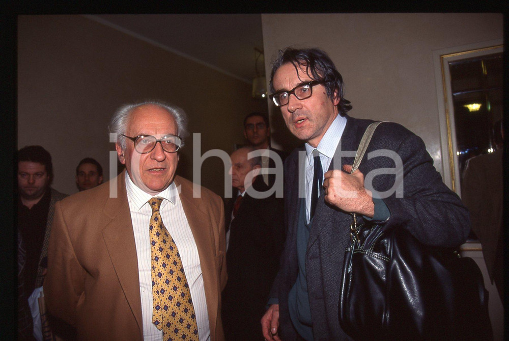 35mm vintage slide* 1985 ca ITALIA Giulio GIORELLO Armando PLEBE Ritratto (2)