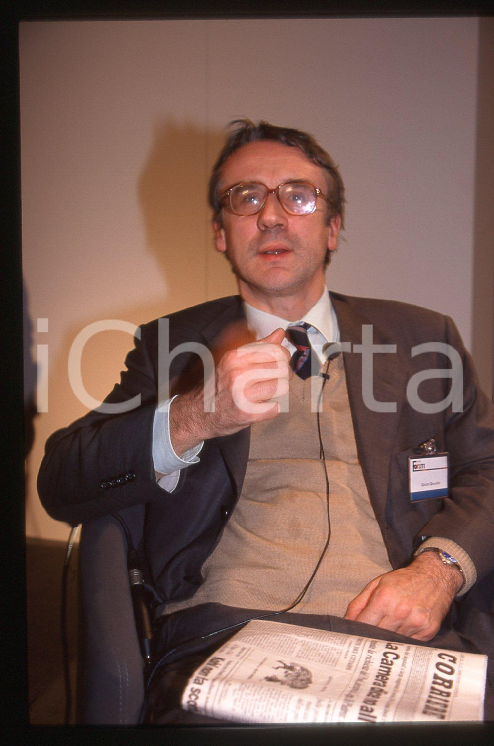 35mm vintage slide* 1998 MILANO Giulio GIORELLO Il filosofo al Forum NOVARTIS 3