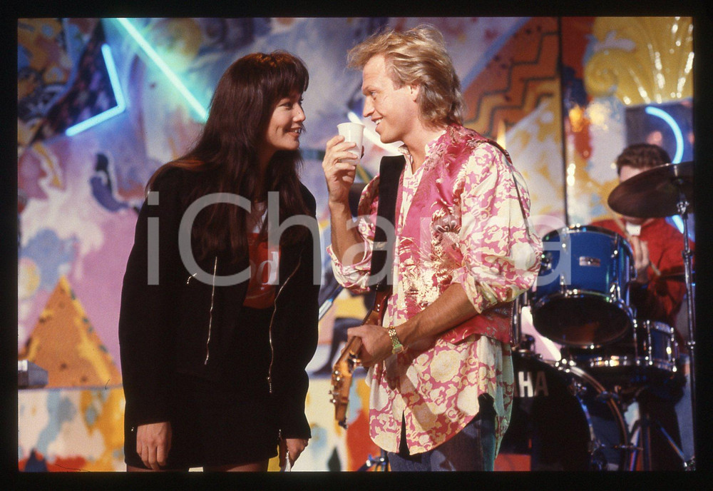 35mm vintage slide* 1988 RAI UNO - DISCORING LEVEL 42 Mark KING Kay RUSH (1)