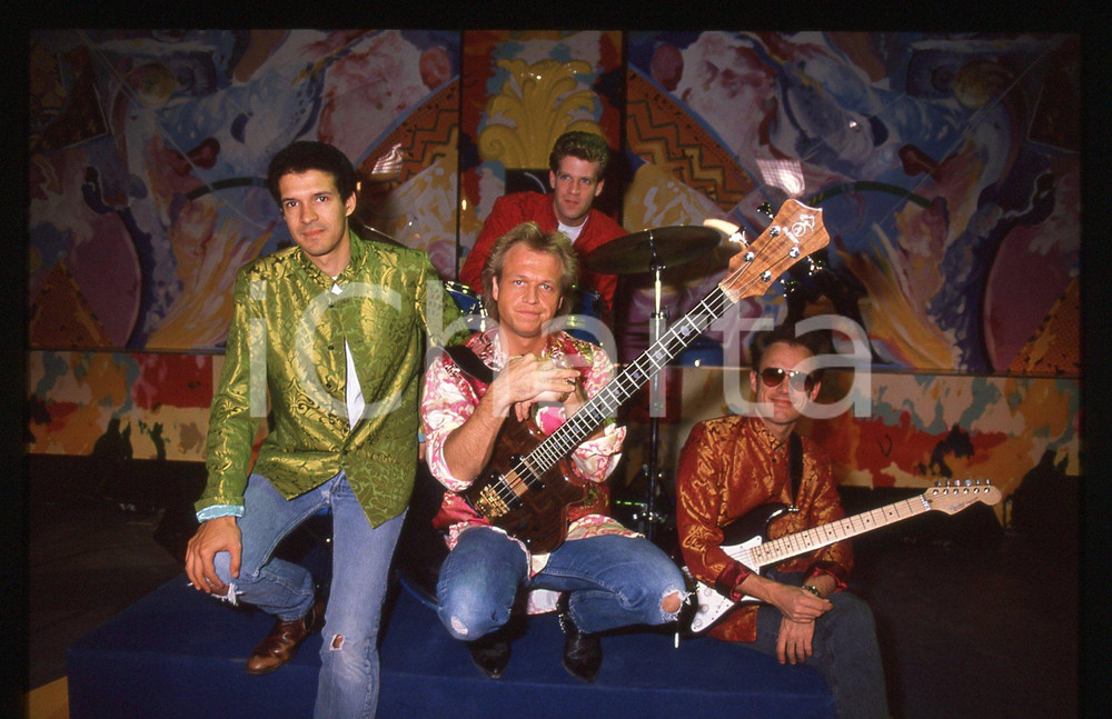 35mm vintage slide* 1988 RAI UNO - DISCORING LEVEL 42 Ritratto della band (1)