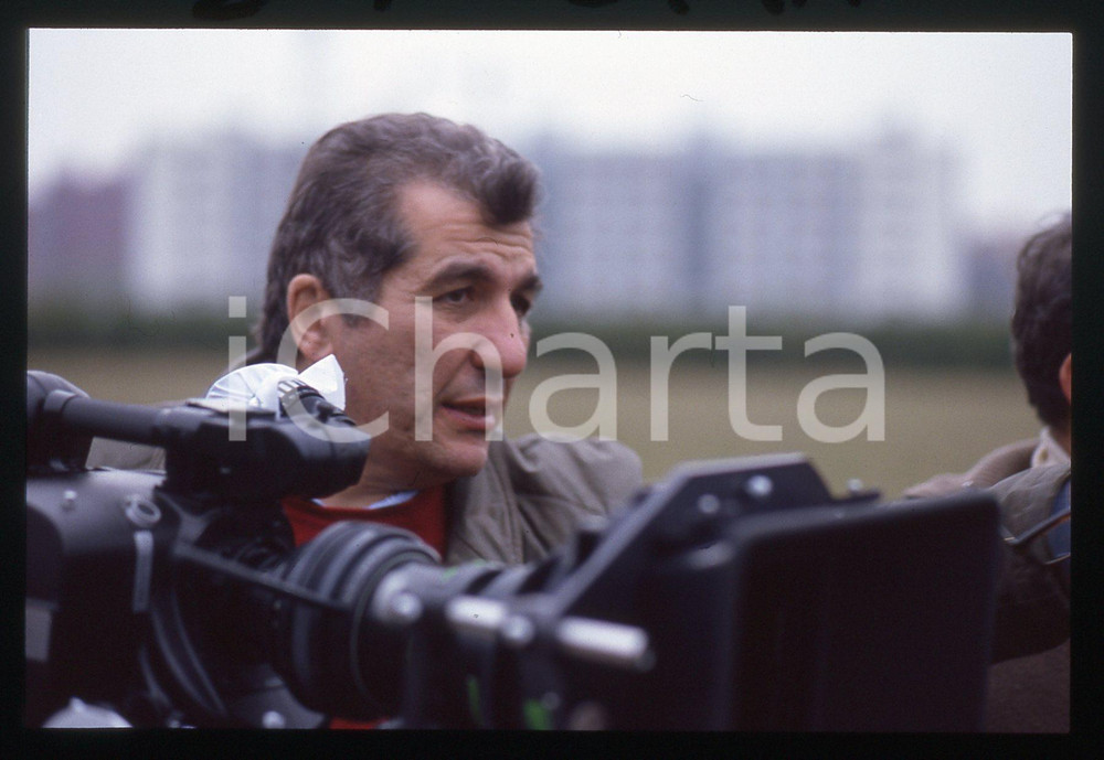35mm vintage slide* 1985 ca TELEVISIONE Il regista Salvatore NOCITA sul set (2)