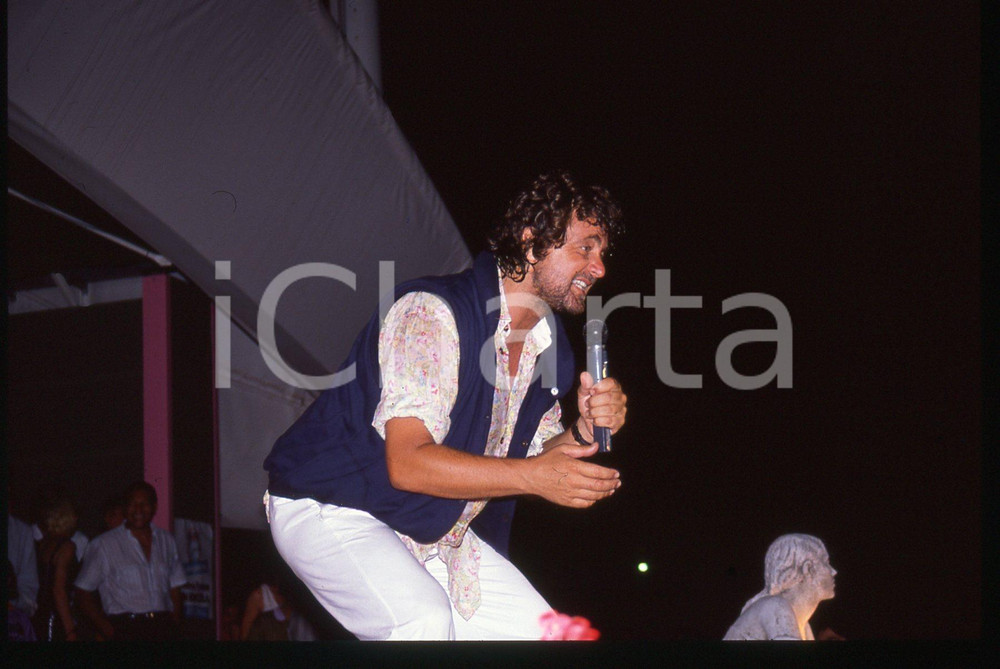 35mm vintage slide* 1990 ca SATIRA Beppe GRILLO ritratto sul palcoscenico (3)