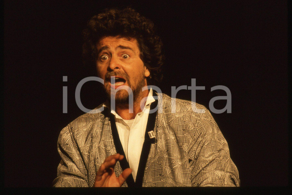 35mm vintage slide* 1988 FESTIVAL DI SANREMO Beppe GRILLO in scena RAI UNO (23)