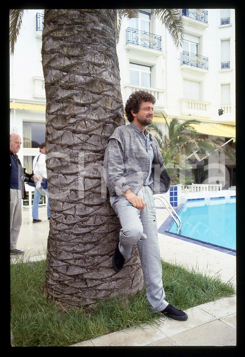 35mm vintage slide* 1985 COSTUME Beppe GRILLO ritratto del comico a CANNES (2)