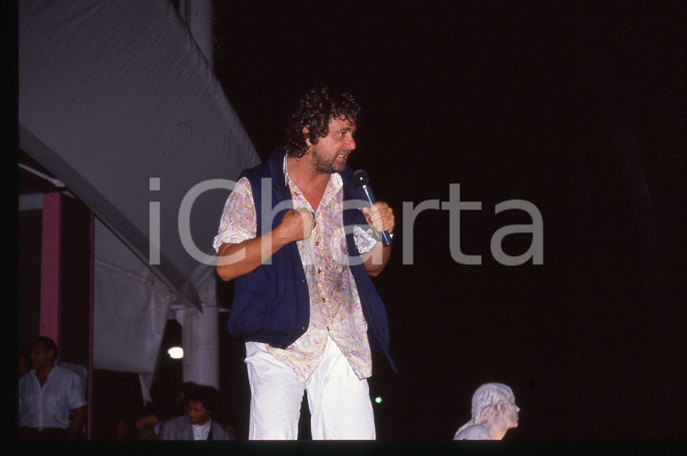 35mm vintage slide* 1990 ca SATIRA Beppe GRILLO ritratto sul palcoscenico (4)