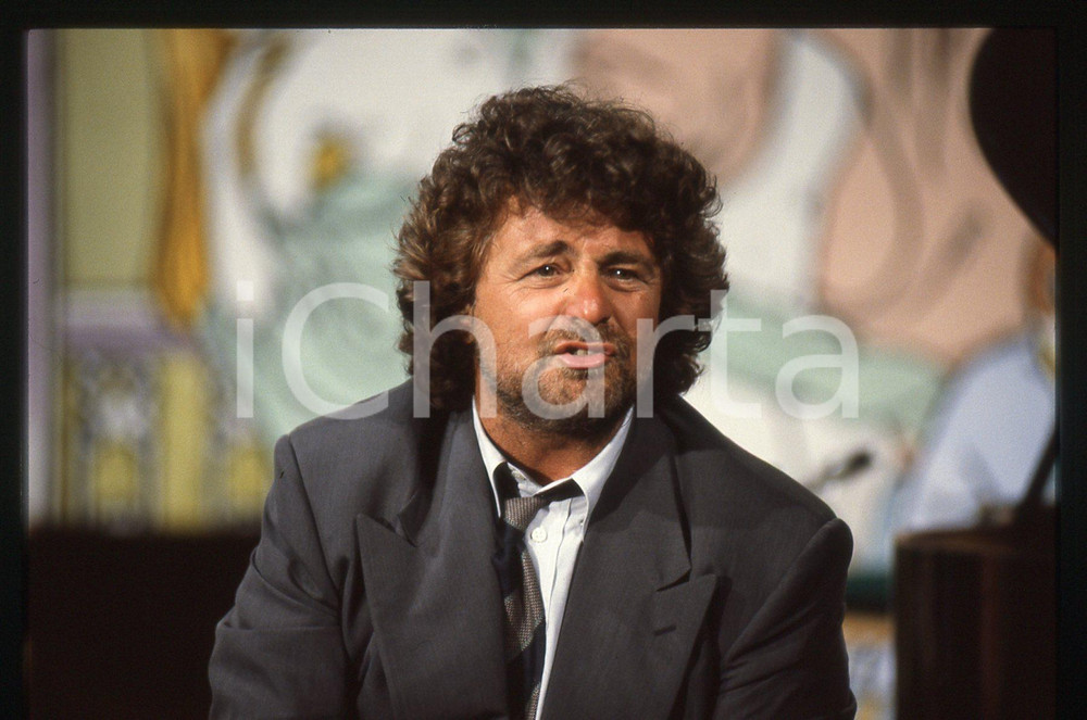 35mm vintage slide* 1992 SATIRA Beppe GRILLO in scena a teatro (21)
