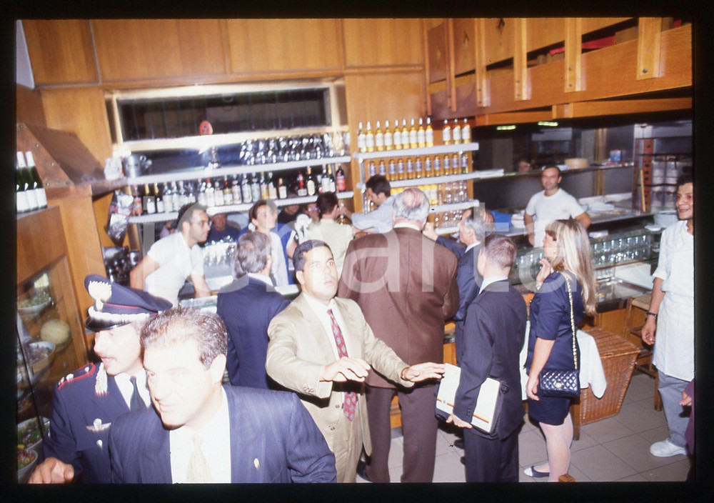 35mm vintage slide* 1992 FIRENZE Helmut KOHL Giuliano AMATO in pizzeria CDU PSI