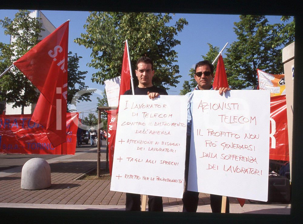 35mm vintage slide* 1998 TORINO TELECOM ITALIA lavoratori in protesta SNATER (1)