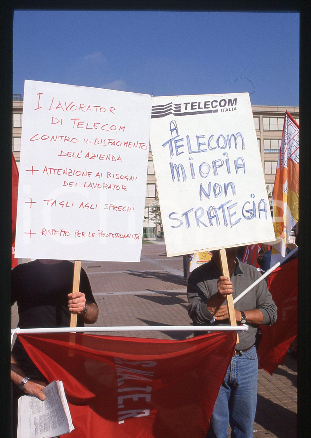 35mm vintage slide* 1998 TORINO TELECOM ITALIA lavoratori in protesta SNATER (2)