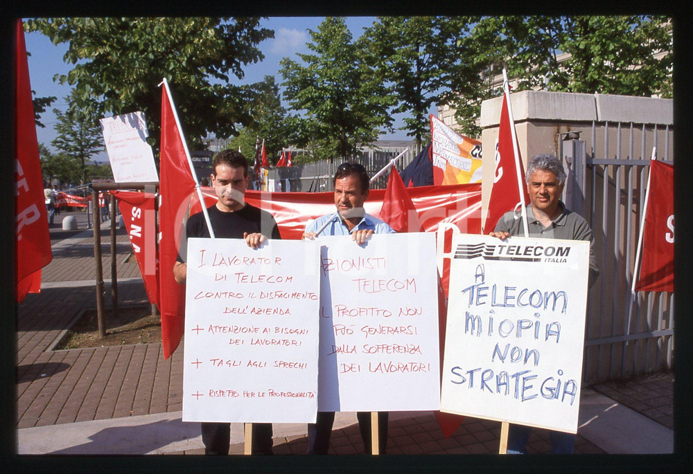35mm vintage slide* 1998 TORINO TELECOM ITALIA lavoratori in protesta SNATER (4)