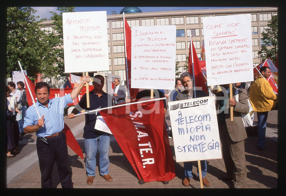 35mm vintage slide* 1998 TORINO TELECOM ITALIA lavoratori in protesta SNATER (5)