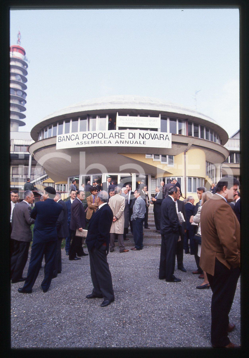 35mm vintage slide* 1993 NOVARA - BPN Arrivo degli azionisti all'assemblea (10)
