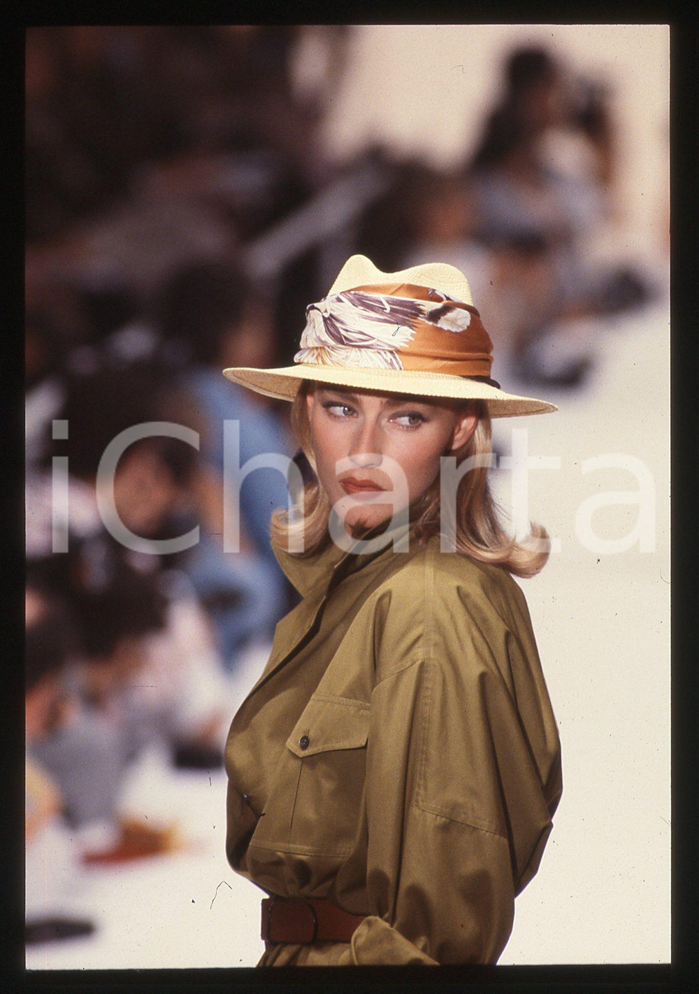 35mm vintage slide* 1990 ca MILANO? Alberta FERRETTI Sfilata 12