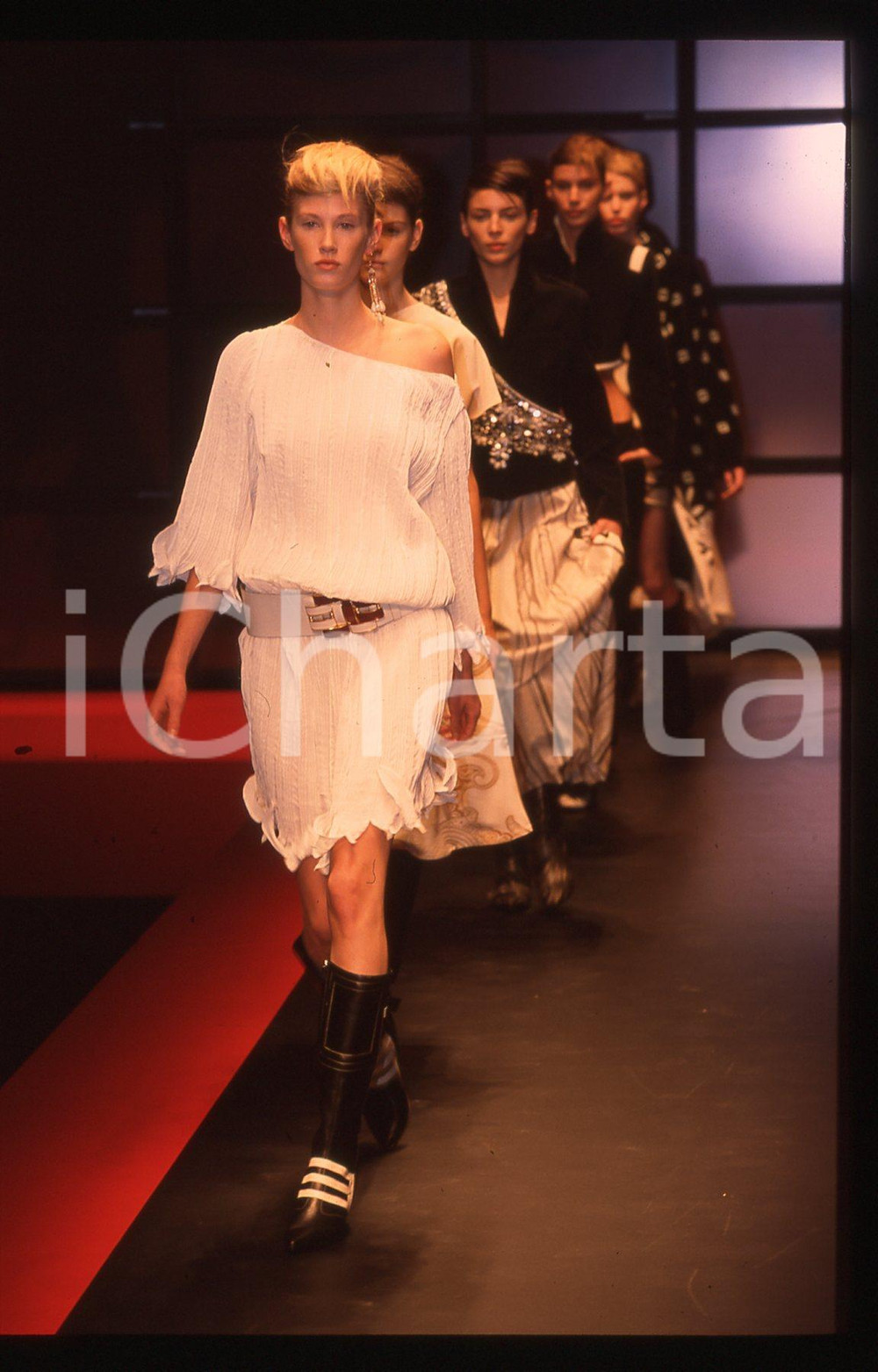 Fotografia d epoca originale 35mm vintage slide 2001 MILANO MODA  ETRO Sfilata autunnoinverno 1 1