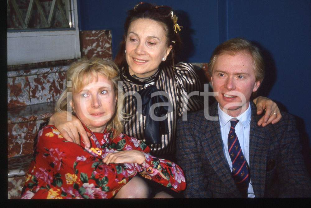 35mm vintage slide* 1989 MILANO Roberto CHEVALIER Ileana e Ivelise GHIONE (1)