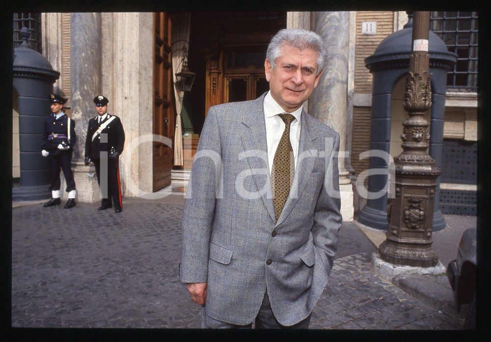 35mm vintage slide* 1990 ca ROMA Mauro FAVILLA Il senatore DC a Palazzo Madama 3