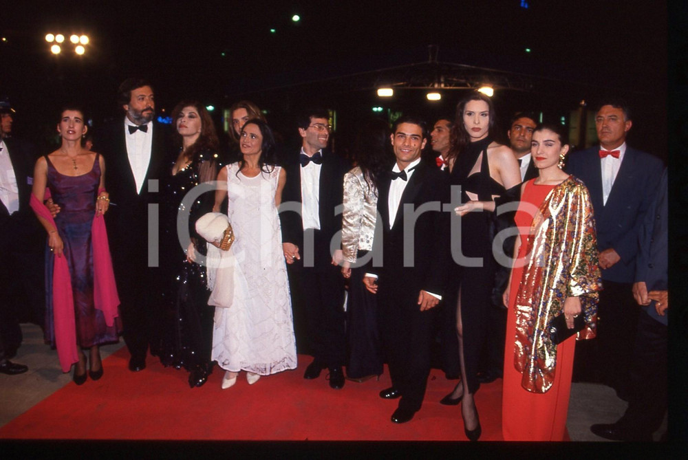 35mm vintage slide* 1994 FESTIVAL DI CANNES Cast di Le buttane sul red carpet 1