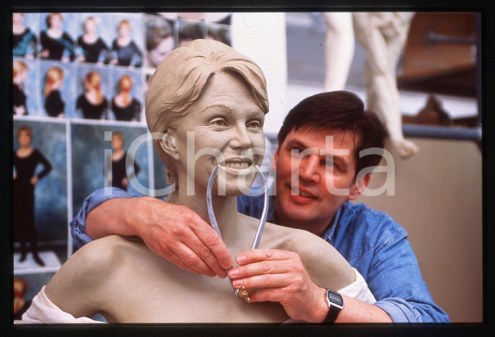 35mm vintage slide* 1994 LONDON Joanna LUMLEY - MADAME TUSSAUDS' Waxwork (3)