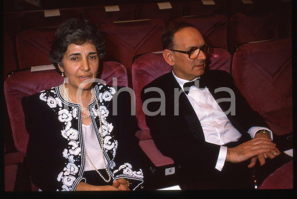 Fotografia d epoca originale 35mm vintage slide 1995ca MUSICA  Ennio MORRICONE Maria TRAVIA Ritratto 11 1
