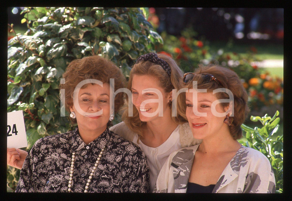 35mm vintage slide* 1988 CANNES Joan PLOWRIGHT Juliet STEVENSON (1)