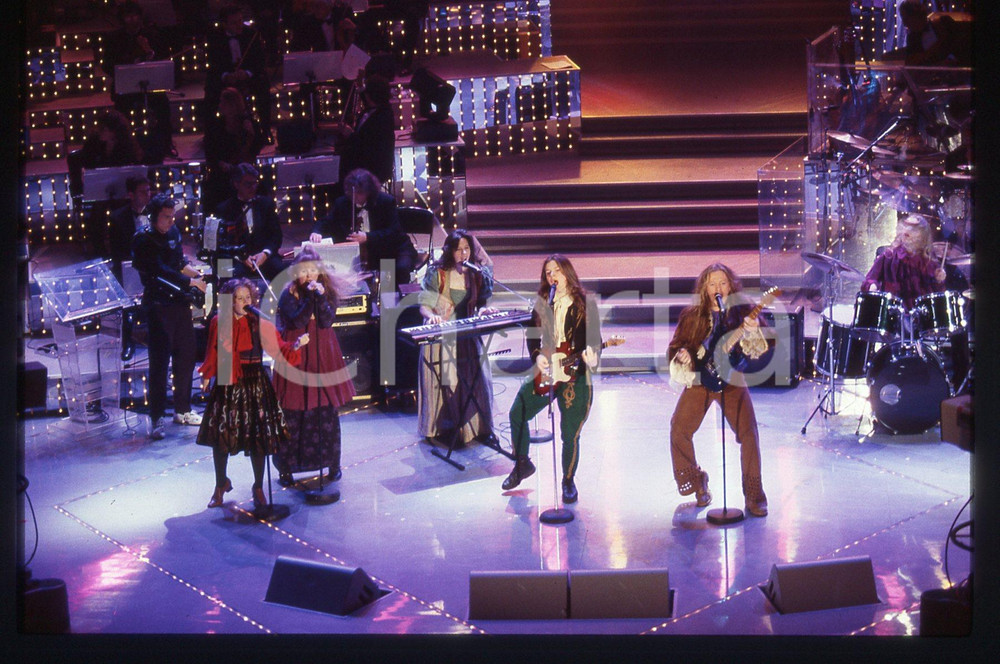 35mm vintage slide* 1996 FESTIVAL DI SANREMO - THE KELLY FAMILY Esibizione (8)