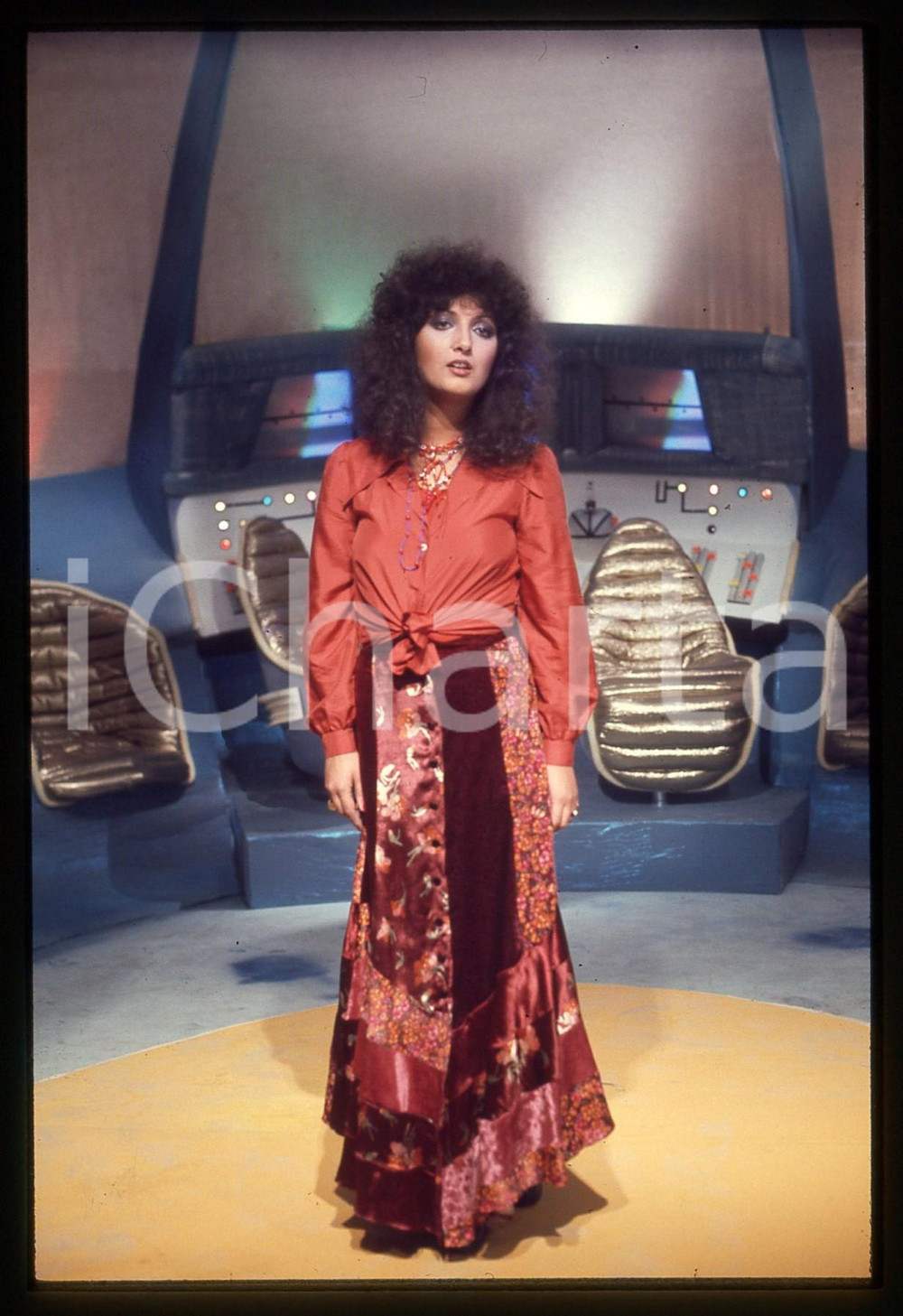 35mm vintage slide* 1975 ca TELEVISIONE Marcella BELLA in finta astronave (6)