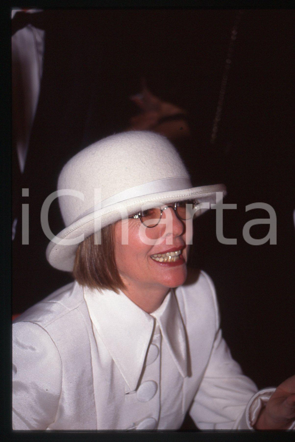Fotografia d epoca originale 35mm vintage slide 1995 FESTIVAL DI CANNES  Diane KEATON a un party 1 1