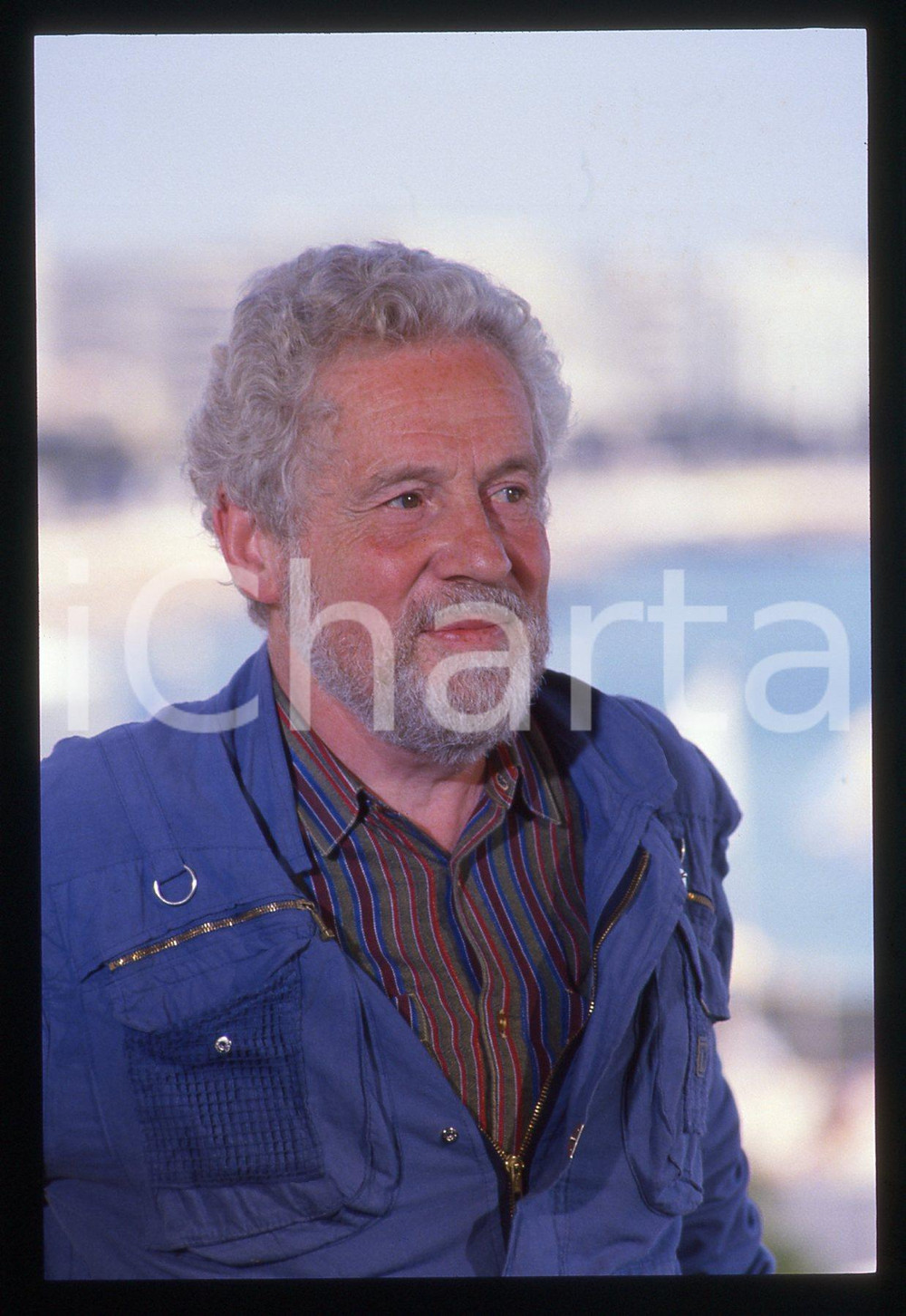 35mm vintage slide* 1988 CANNES Erland JOSEPHSON Ritratto dell'attore (4)  Diapositiva d'epoca, in formato 35 mm.CONDIZIONI: GOOD   Tutti i diritti riservati.E' severamente vietata la riproduzione. ICharta mette in vendita, sul negozio eBay e in esclusiva sul sito "icharta" il proprio archivio composto da numerose diapositive e negativi fotografici d'epoca, tutti originali e autentici, che attraversano la storia del costume italiano tra gli la fine degli anni Sessanta e Novanta.Si tratta di uno sguardo inedito sull'attualit&agrave;, la politica, la vita quotidiana, il gossip e la cultura, che fotografa il cambiamento della nazione in quest'ultimo scorcio del XX secolo. Un'occasione unica per il mercato del collezionismo, che vede finalmente disponibile un archivio eccezionale per vastit&agrave;, tematiche e condizioni, in un settore (il negativo fotografico e la diapositiva) di assoluta novit&agrave; e dalle interessanti prospettive di investimento.  originale e autentica 1