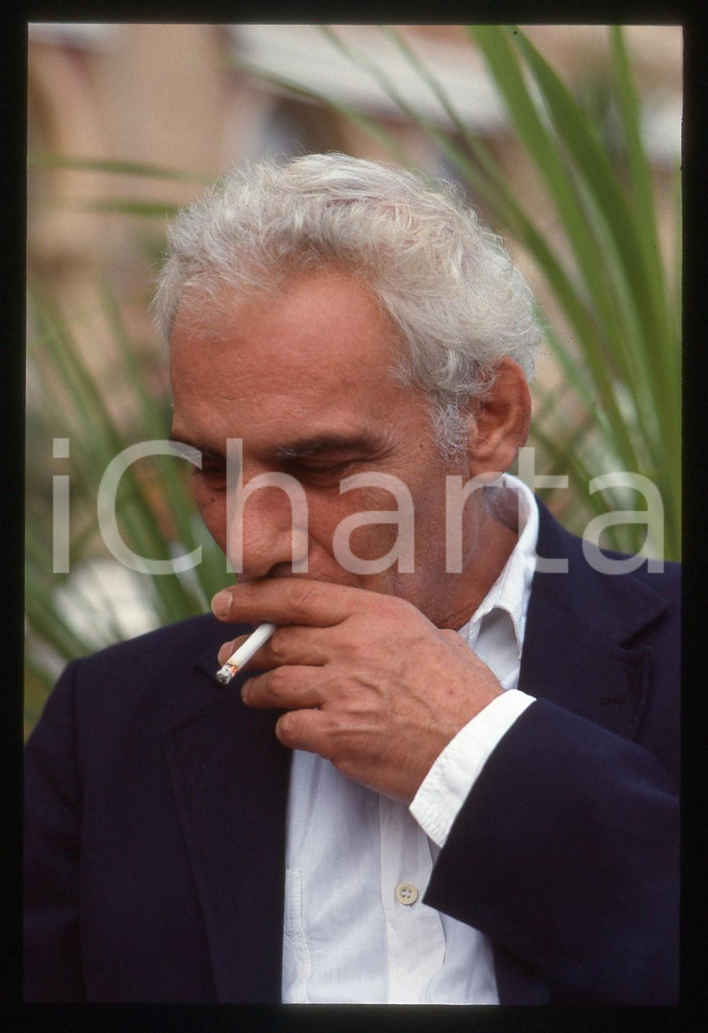 35mm vintage slide* 1990 ca VENEZIA Gian Maria VOLONTE' Ritratto dell'attore 12  Diapositiva d'epoca, in formato 35 mm.CONDIZIONI: GOOD   Tutti i diritti riservati.E' severamente vietata la riproduzione. ICharta mette in vendita, sul negozio eBay e in esclusiva sul sito "icharta" il proprio archivio composto da numerose diapositive e negativi fotografici d'epoca, tutti originali e autentici, che attraversano la storia del costume italiano tra gli la fine degli anni Sessanta e Novanta.Si tratta di uno sguardo inedito sull'attualit&agrave;, la politica, la vita quotidiana, il gossip e la cultura, che fotografa il cambiamento della nazione in quest'ultimo scorcio del XX secolo. Un'occasione unica per il mercato del collezionismo, che vede finalmente disponibile un archivio eccezionale per vastit&agrave;, tematiche e condizioni, in un settore (il negativo fotografico e la diapositiva) di assoluta novit&agrave; e dalle interessanti prospettive di investimento.  originale e autentica 1